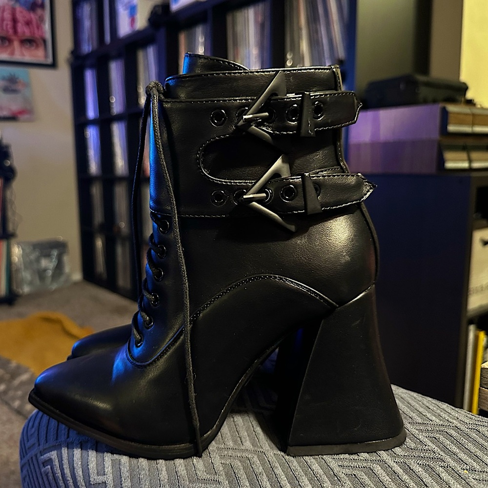 Dollskill witchy black heels size 5